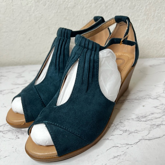 Journee Collection Women's Kedzie Wedge Sandal Size 9 - Picture 5 of 11